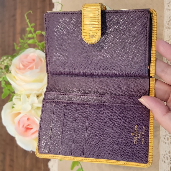 Authentic Louis Vuitton Epi kisslock wallet - Picture 1 of 10
